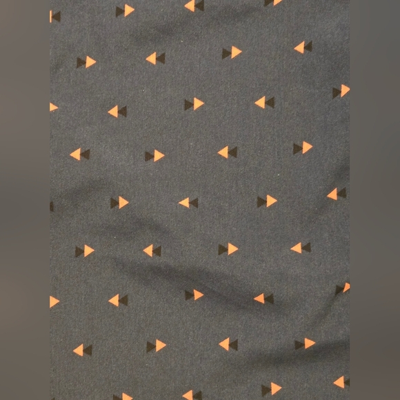 NWOT Fun2Fun Navy Blue Patterned Women's Top - Picture 2 of 7